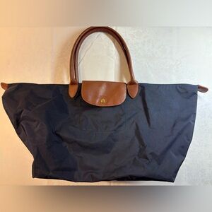 EUC Large Tote: Black, Double Leather Handles, 1 Inner Pocket, Longchamp?